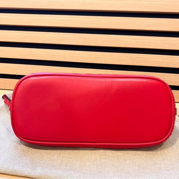 Gucci bright red 739166 Gg marmont 2 Lion trap shoulder bag - Picture 6 of 13